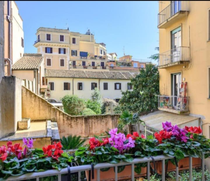 Appartamento Accogliente Esquilino-Monti โรม ภายนอก รูปภาพ